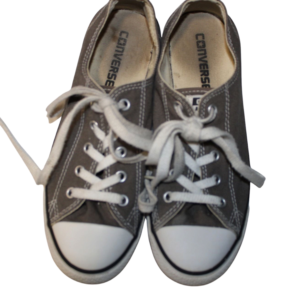 Converse Womens Gray Sneakers Size 8.